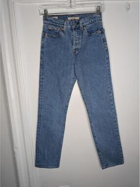 Levi's Premium Wedgie Straight Jeans Womens 23 Blue High Rise Light Wash Denim